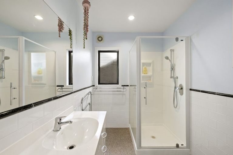 Photo of property in 191 Marine Parade, Seatoun, Wellington, 6022