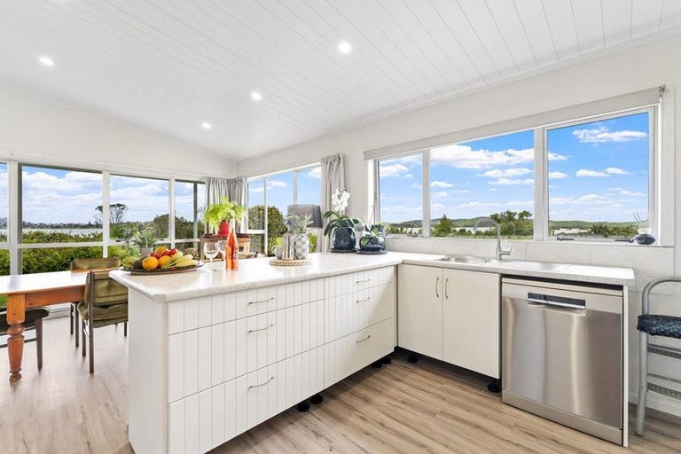 Photo of property in 328 Omaha Flats Road, Tawharanui Peninsula, Warkworth, 0986