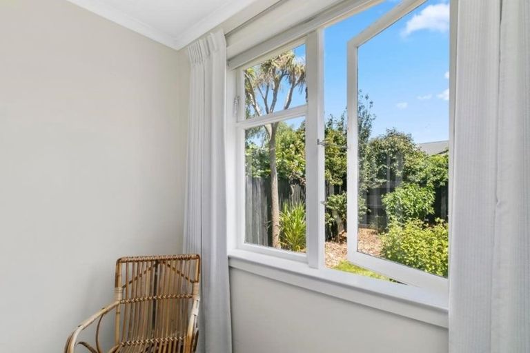 Photo of property in 1 Karamu Street, Eastbourne, Lower Hutt, 5013