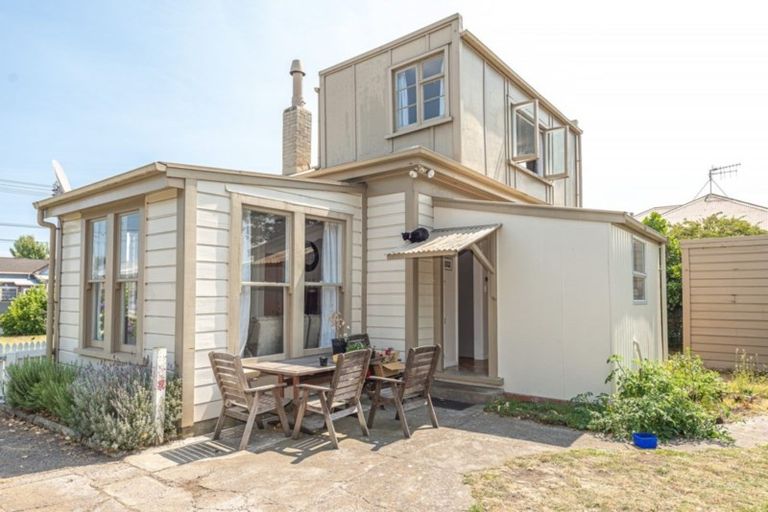 Photo of property in 70 Carlton Avenue, Tawhero, Whanganui, 4500