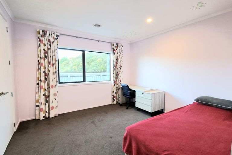 Photo of property in 11 Bickerton Rise, Churton Park, Wellington, 6037