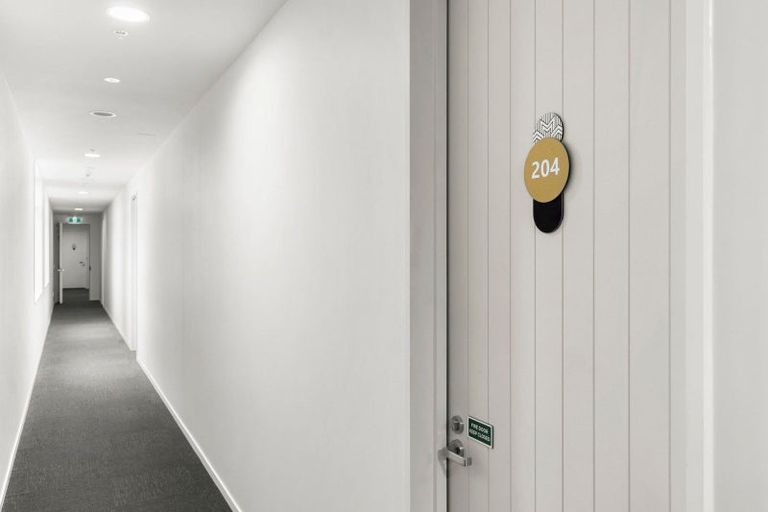 Photo of property in 204/86 Alpha Street, Cambridge, 3434