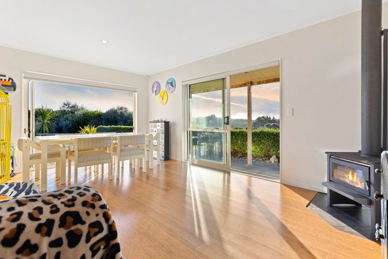 Photo of property in 254 Rimmer Road, Helensville, 0875