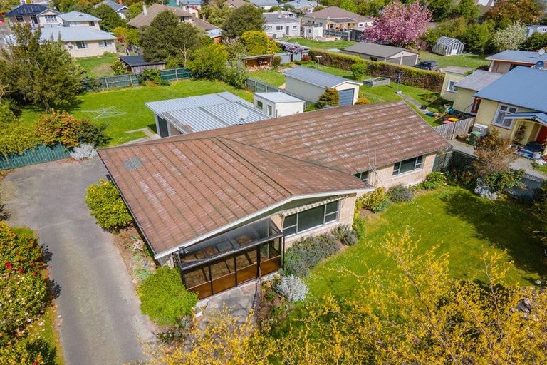 Photo of property in 65 Rhodes Street, Waimate, 7924
