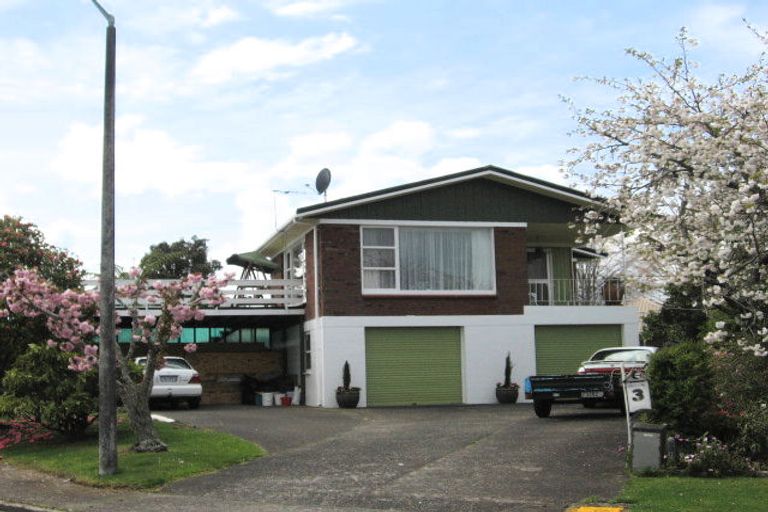 Photo of property in 3 Naera Place, Kawaha Point, Rotorua, 3010