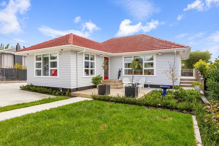 Photo of property in 149 Seabrook Avenue, New Lynn, Auckland, 0600