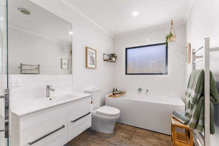Photo of property in 75 Banks Boulevard, Whitby, Porirua, 5024