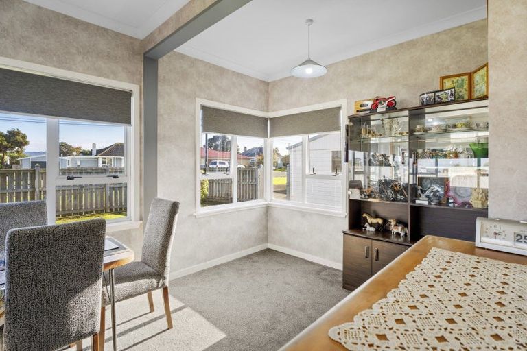 Photo of property in 17 Tasman Street, Opunake, 4616