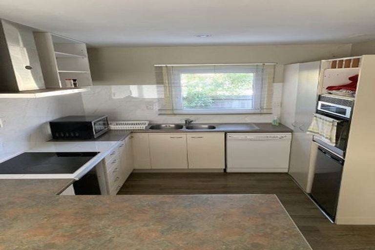 Photo of property in 354 Memorial Avenue, Burnside, Christchurch, 8053