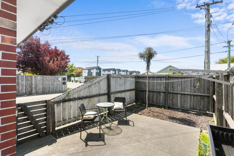 Photo of property in 1/27 Hills Road, Edgeware, Christchurch, 8013