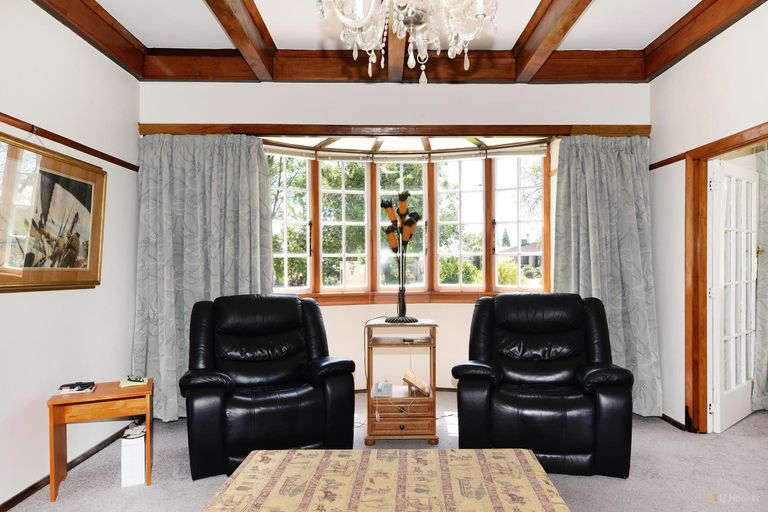 Photo of property in 17 Rhodes Street, Waimate, 7924