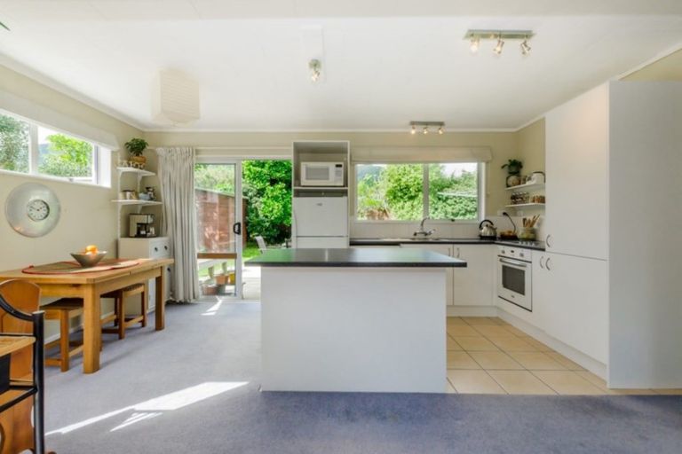 Photo of property in 3a Arthur Grove, Waikanae, 5036