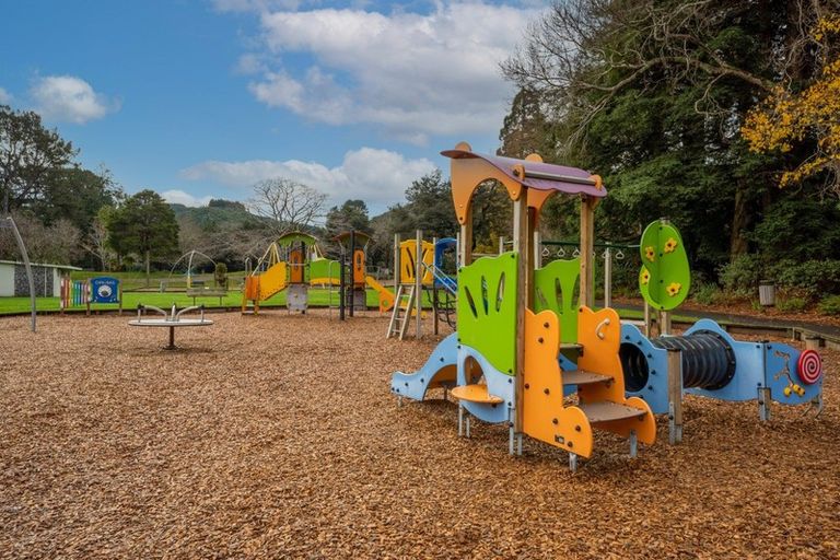 Photo of property in 31a Roband Crescent, Brown Owl, Upper Hutt, 5018