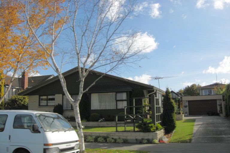 Photo of property in 2/60 Solway Avenue, Ilam, Christchurch, 8041