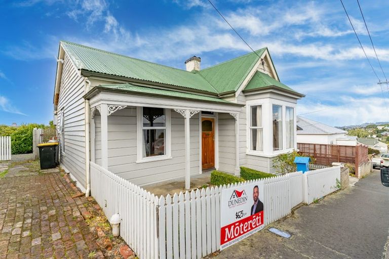 Photo of property in 17 Peel Street, Mornington, Dunedin, 9011