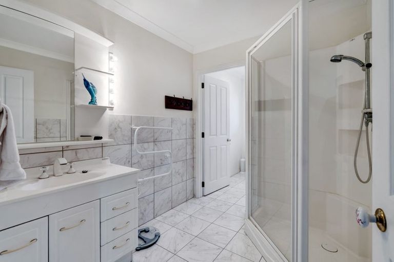 Photo of property in 3 Karina Road, Merrilands, New Plymouth, 4312