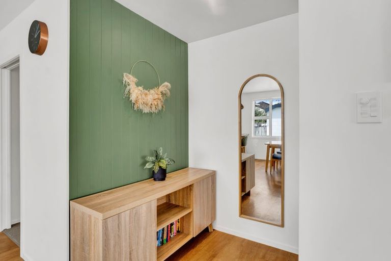Photo of property in 3 Smith Road, Merrilands, New Plymouth, 4312