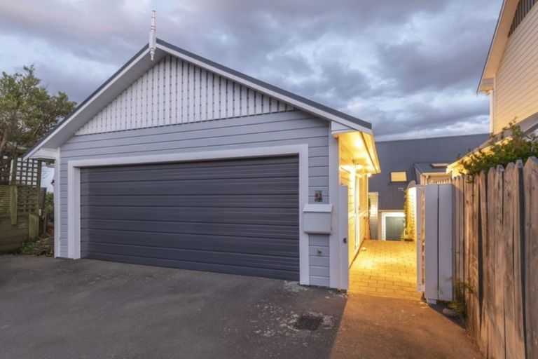 Photo of property in 41 Mana Street, Vogeltown, Wellington, 6021