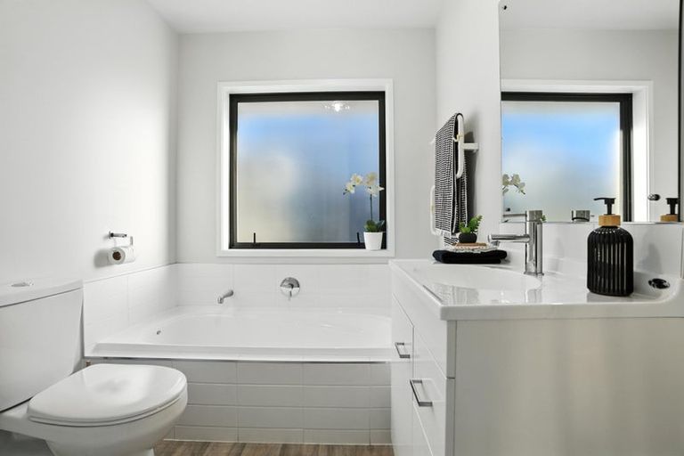 Photo of property in 42 Wallingford Crescent, Rolleston, 7615