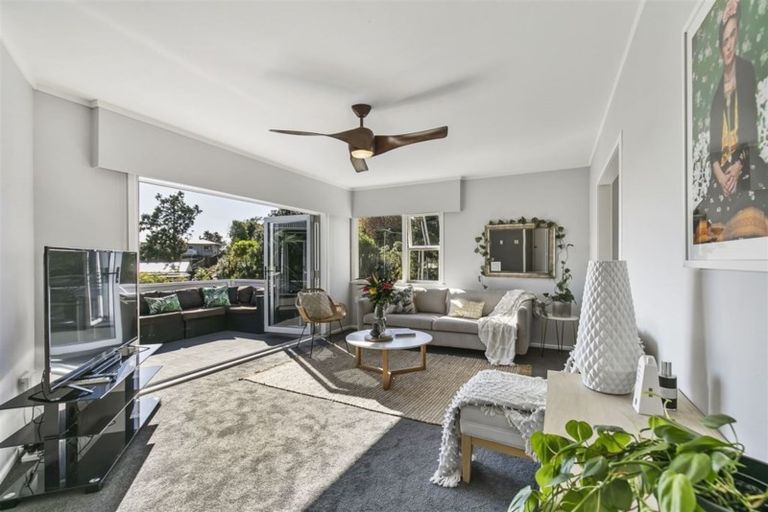 Photo of property in 75 Saffron Street, Birkdale, Auckland, 0626