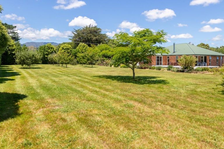 Photo of property in 33 Ketemaringi Way, Manakau, Levin, 5573