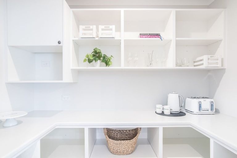 Photo of property in 16 Bridget Court, Red Beach, 0932