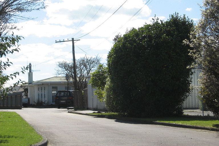 Photo of property in 15 Ilford Place, Awapuni, Palmerston North, 4412