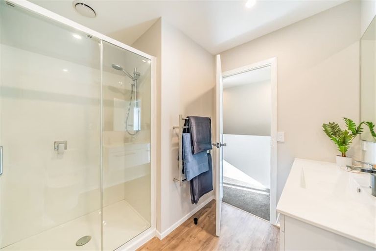 Photo of property in 24c Palmer Crescent, Silverstream, Upper Hutt, 5019