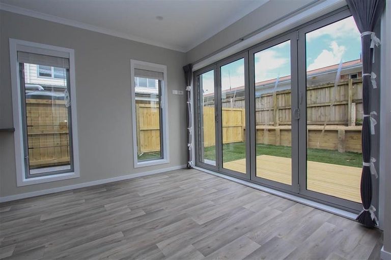 Photo of property in 27a Southsea Crescent, Silverdale, Hamilton, 3216