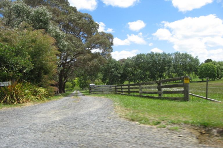 Photo of property in 75 Fielding Road, Drury, 2577