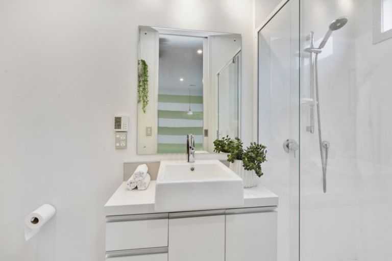 Photo of property in 3 Otonga Heights, Maungaraki, Lower Hutt, 5010