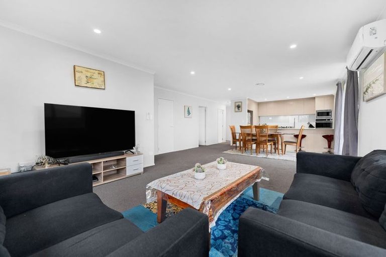 Photo of property in 16 Gibboney Place, Pokeno, 2402