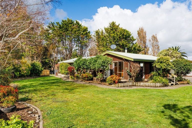 Photo of property in 8a Humphrey Street, Marton, 4710