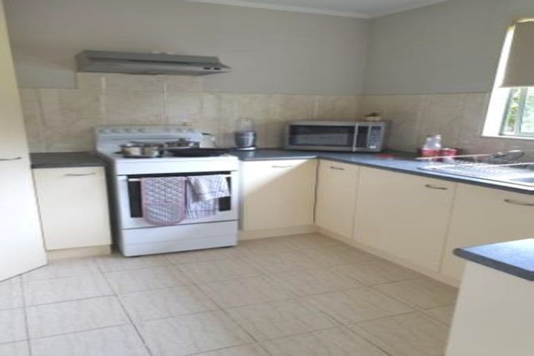 Photo of property in 8 Josie Lane, Manurewa, Auckland, 2102