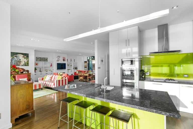 Photo of property in 286 Oriental Parade, Oriental Bay, Wellington, 6011