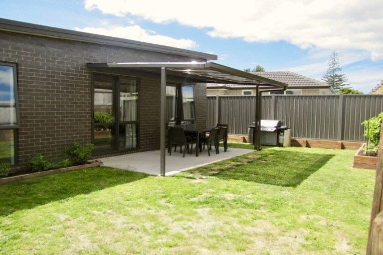Photo of property in 16 Bridle Way, Omokoroa, 3114