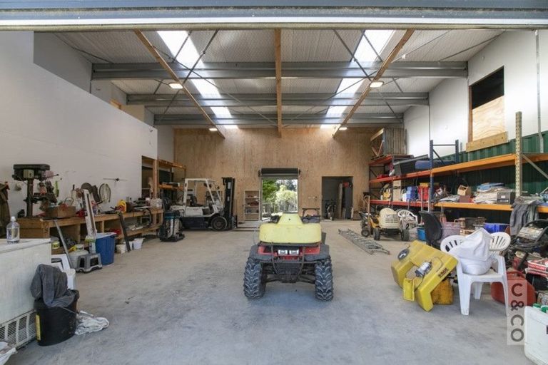 Photo of property in 902 Old North Road, Waimauku, 0882