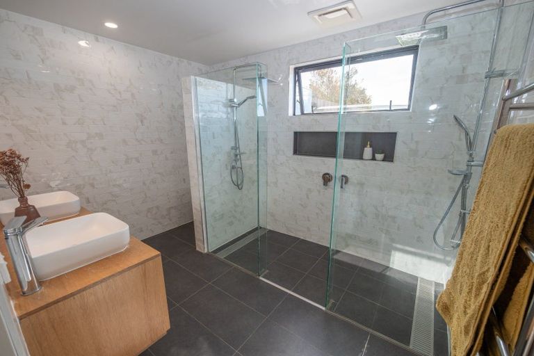 Photo of property in 5 Frangipani Street, Cable Bay, 0420