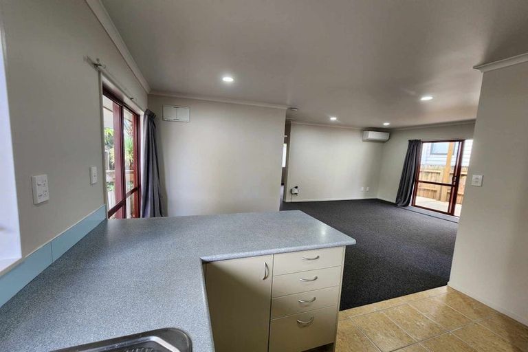Photo of property in 53c Woodglen Road, Glen Eden, Auckland, 0602