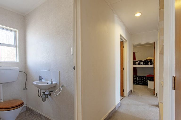 Photo of property in 21 Holt Place, Waipukurau, 4200