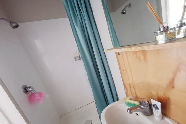 Photo of property in Urbane Apartments, 7/29 Webb Street, Mount Cook, Wellington, 6011