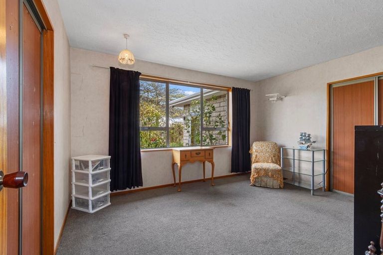 Photo of property in 6 Sequoia Place, Parklands, Christchurch, 8083