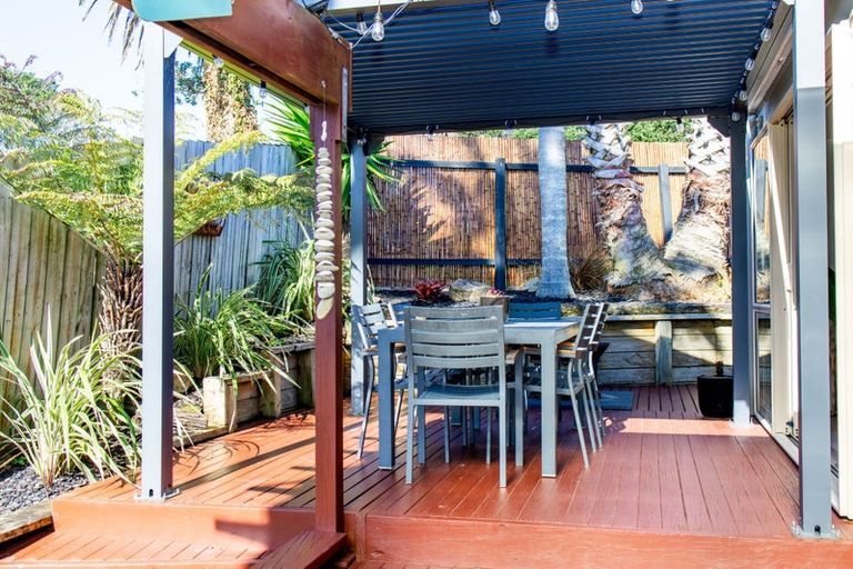 Photo of property in 5 Coralsea Way, Arkles Bay, Whangaparaoa, 0932
