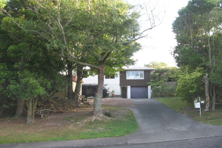 Photo of property in 3 Orton Street, Glenfield, Auckland, 0627