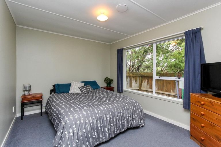 Photo of property in 126 Omata Road, Marfell, New Plymouth, 4310