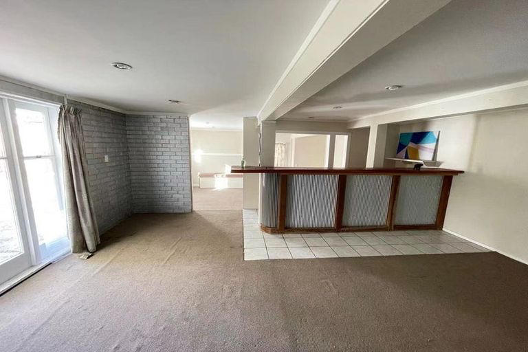 Photo of property in 21 Ribblesdale Road, Henderson, Auckland, 0612