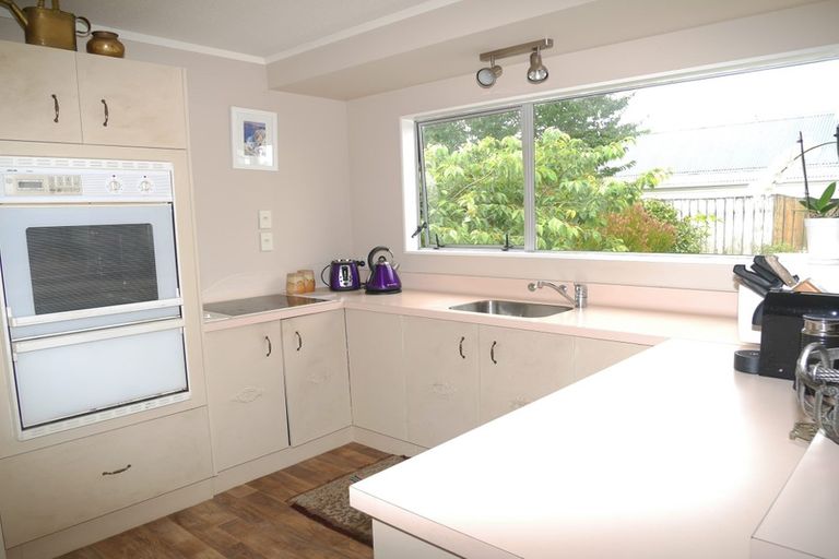 Photo of property in 38 Rosewood Place, Paraparaumu, 5032