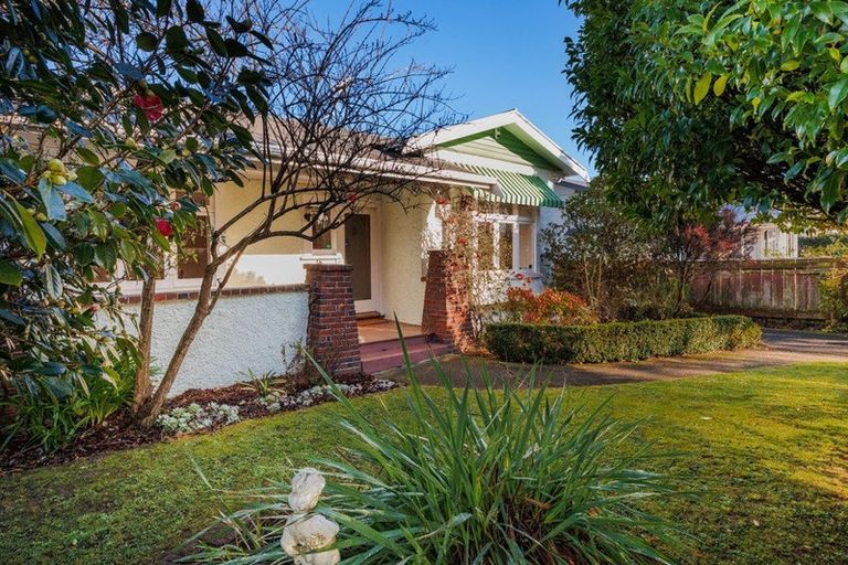 Photo of property in 18 Milverton Avenue, Hokowhitu, Palmerston North, 4410