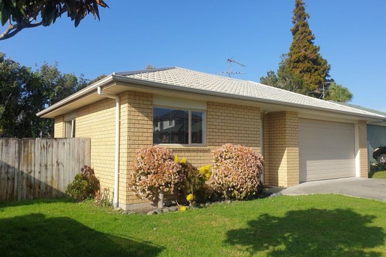 Photo of property in 8 Neesons Way, Glendene, Auckland, 0602