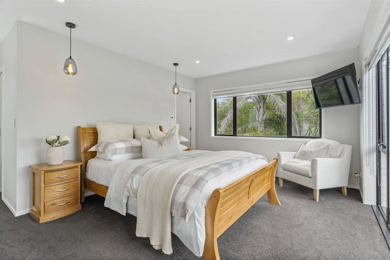 Photo of property in 63a Hellyers Street, Birkdale, Auckland, 0626